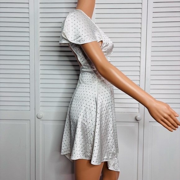 WEWOREWHAT Crystal Asymmetrical Dress in White Size 0 - Picture 5 of 9